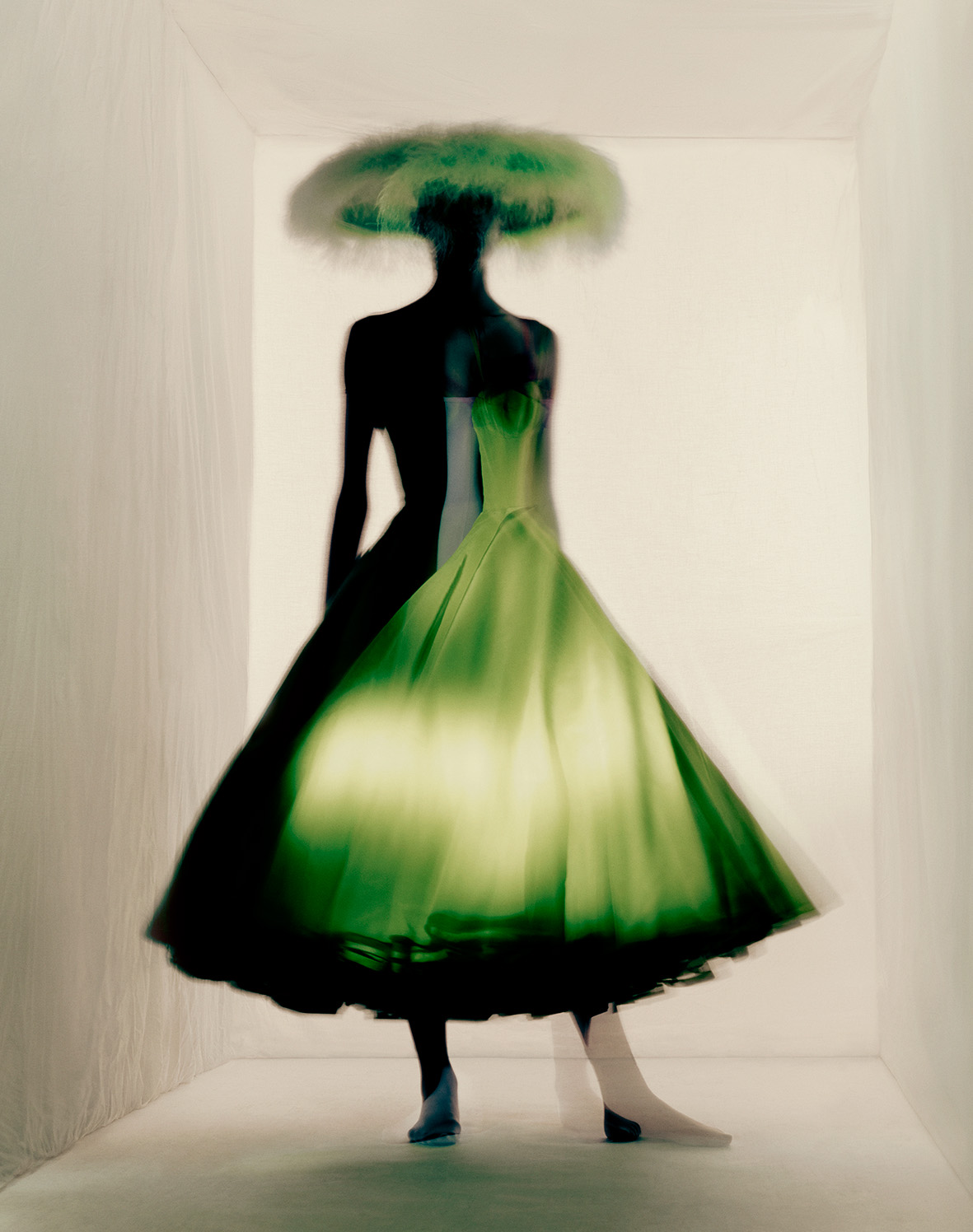 Fotografía 'Doubts, Paris, 2026' de Paolo Roversi para la publicación italiana la Repubblica.