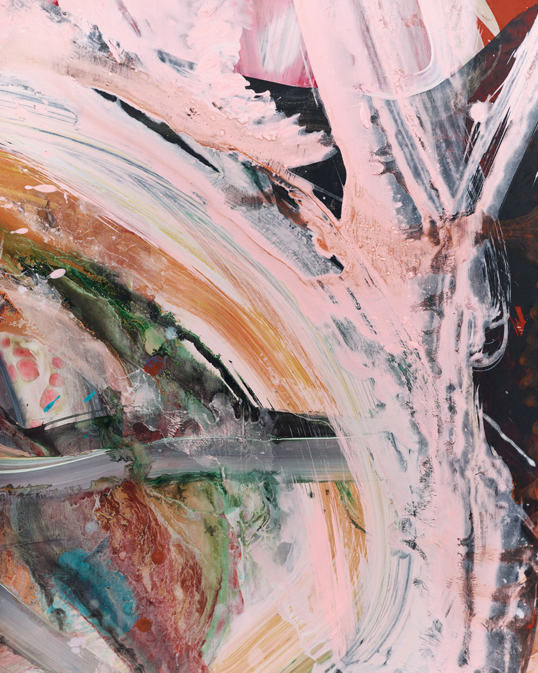 Jedda-Daisy Culley trabajando en la pintura On the wings of darkness the light is soaring, these limbs, soft like boiled noodles, skidding down their bones, 2026