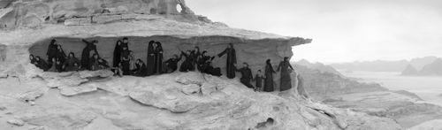 Escena en Jordania capturada por Nick Brandt en la serie The Day May Break, 2024