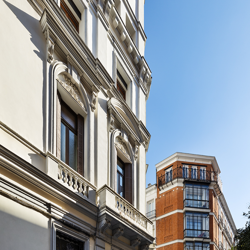 Detalle arquitectónico del edificio Casa Decor 2026