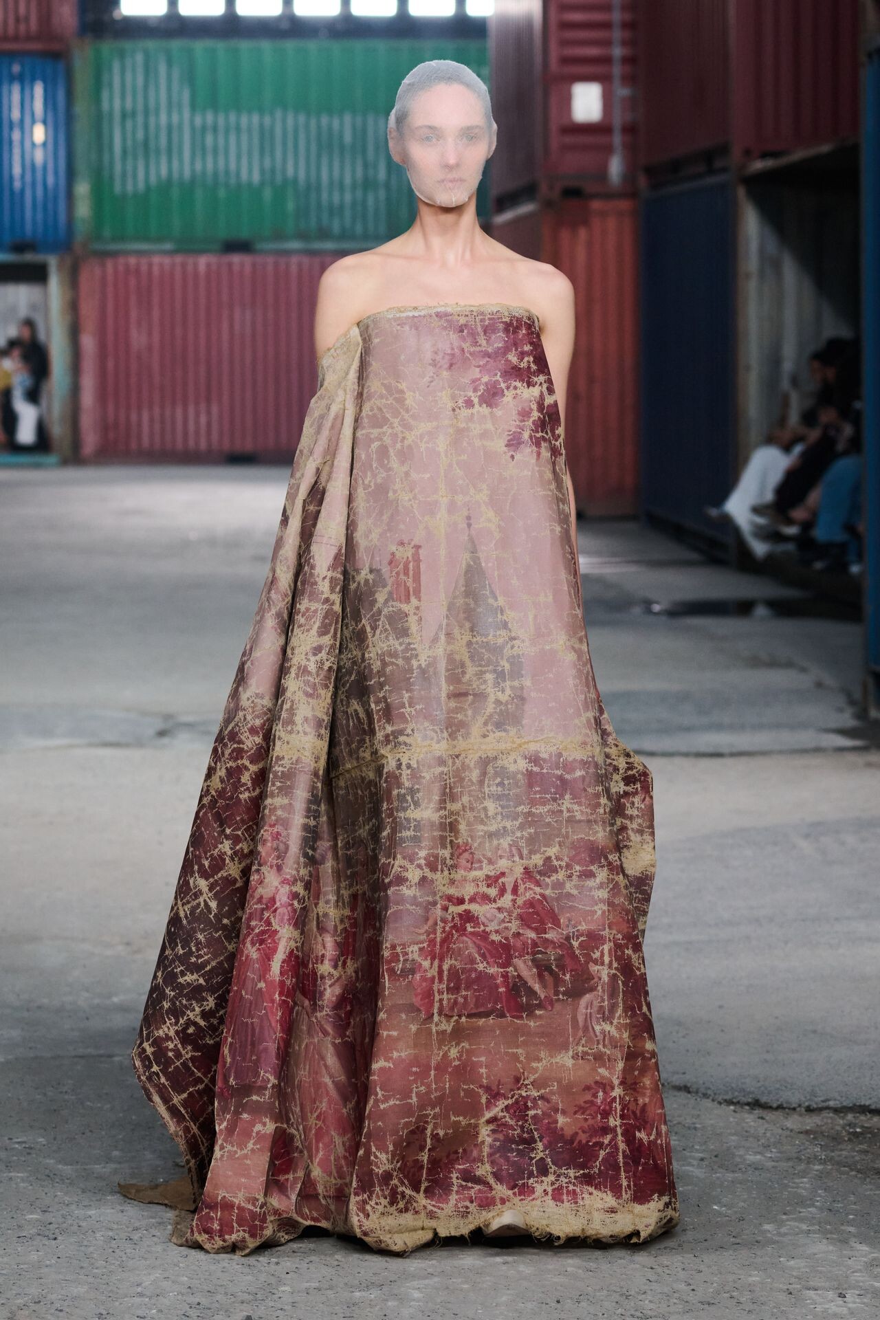 Cierre del desfile de Maison Margiela en Shanghái con una propuesta conceptual y experimental
