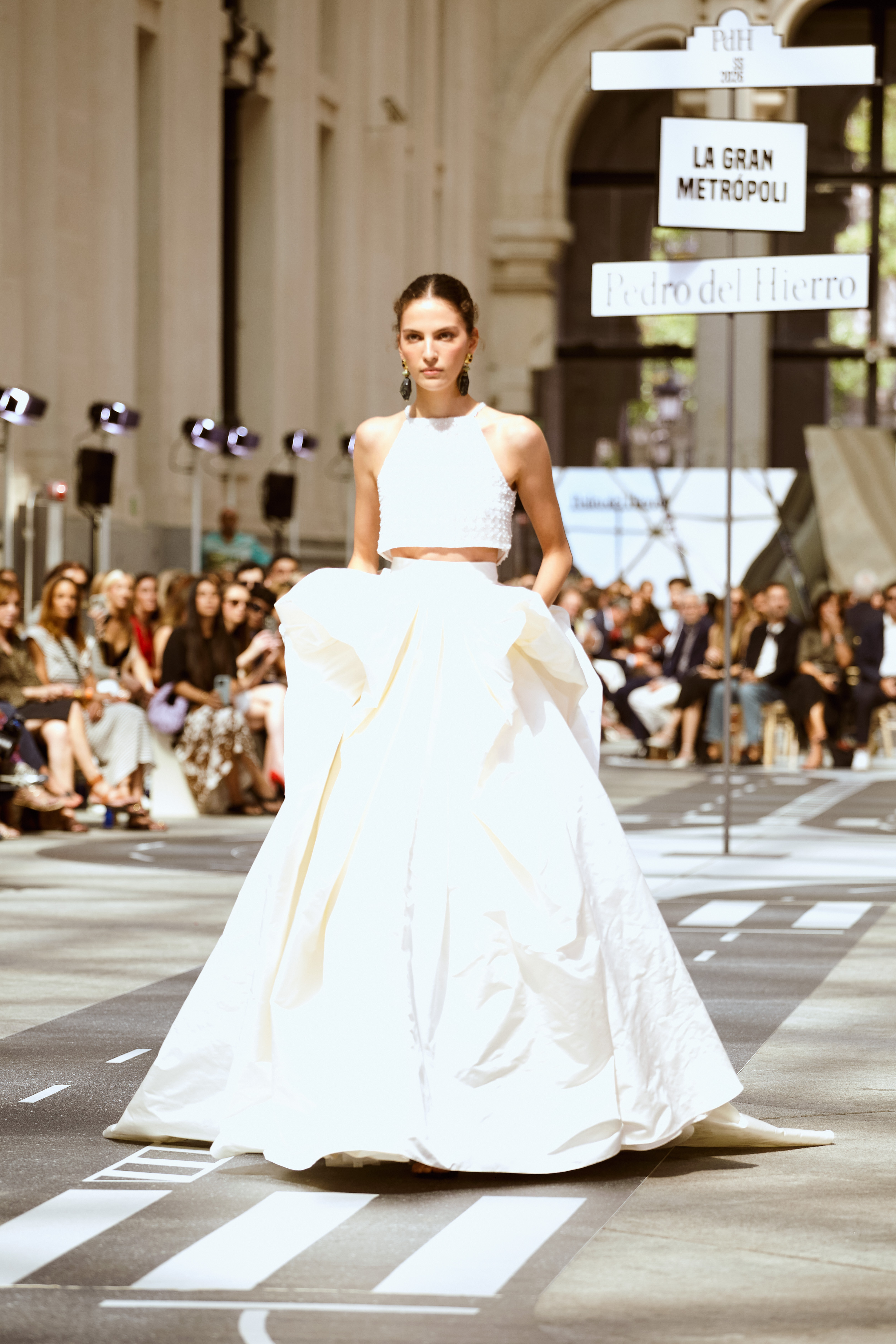 Modelos posando al final del desfile